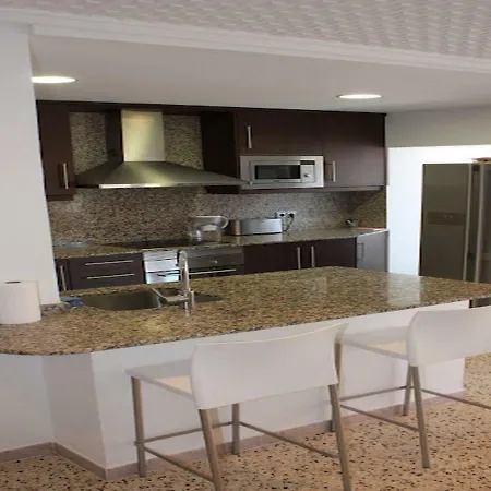 Thames Hutt-008335 Segur de Calafell